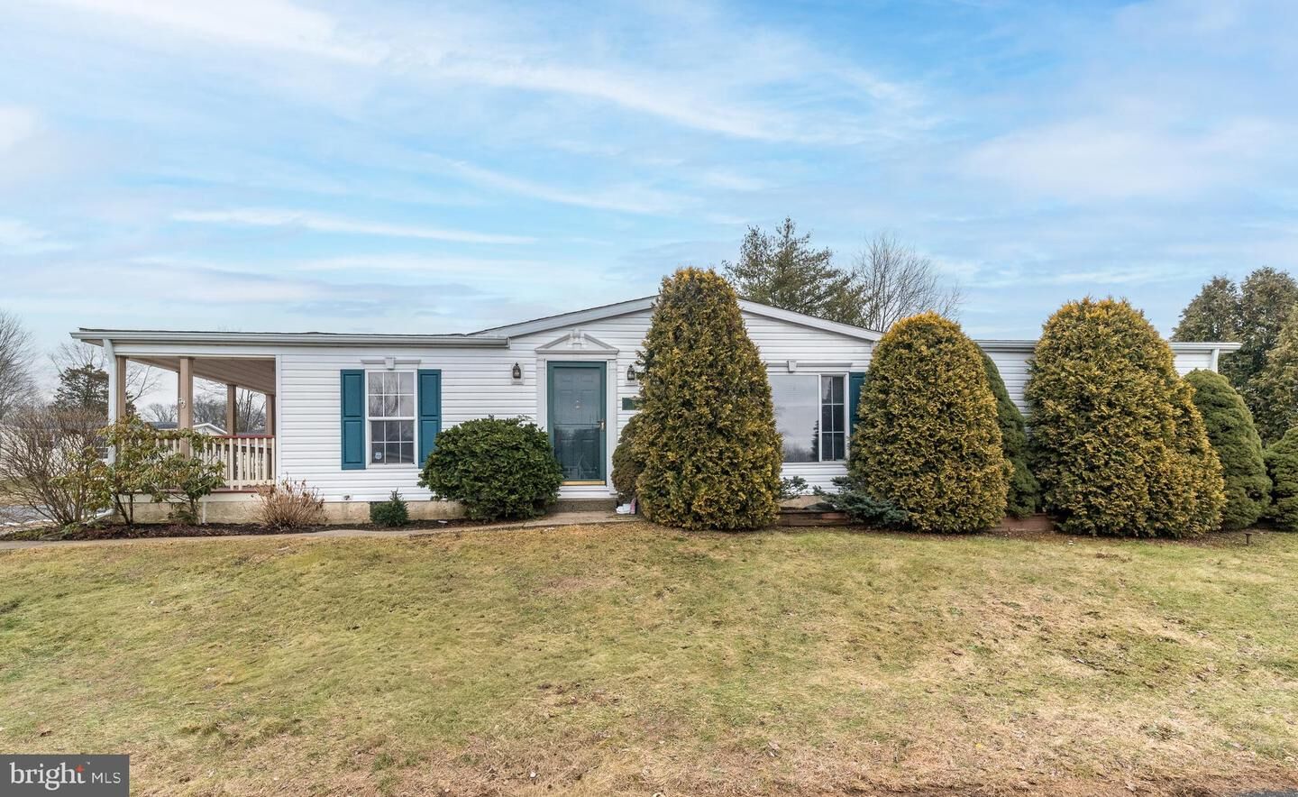 Property Photo:  96 Willow Lane  PA 18960 