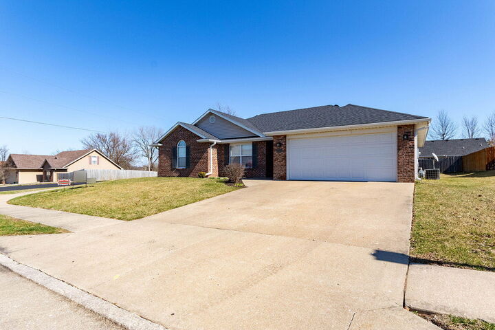 Property Photo:  4008 Beechwood Dr  MO 65202 