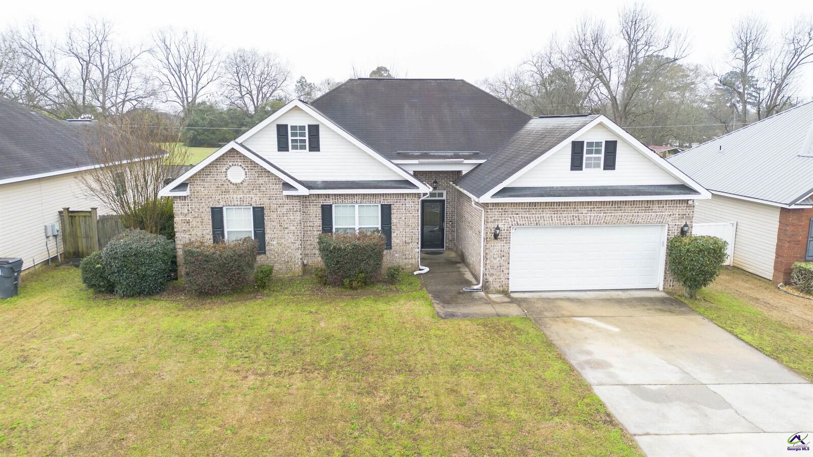 Property Photo:  207 Broderick Circle  GA 31088 