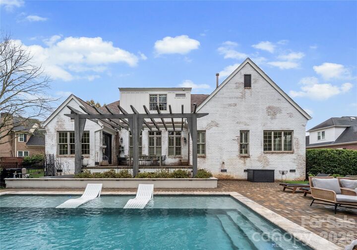 Property Photo:  814 Kings Crossing Drive NW  NC 28027 