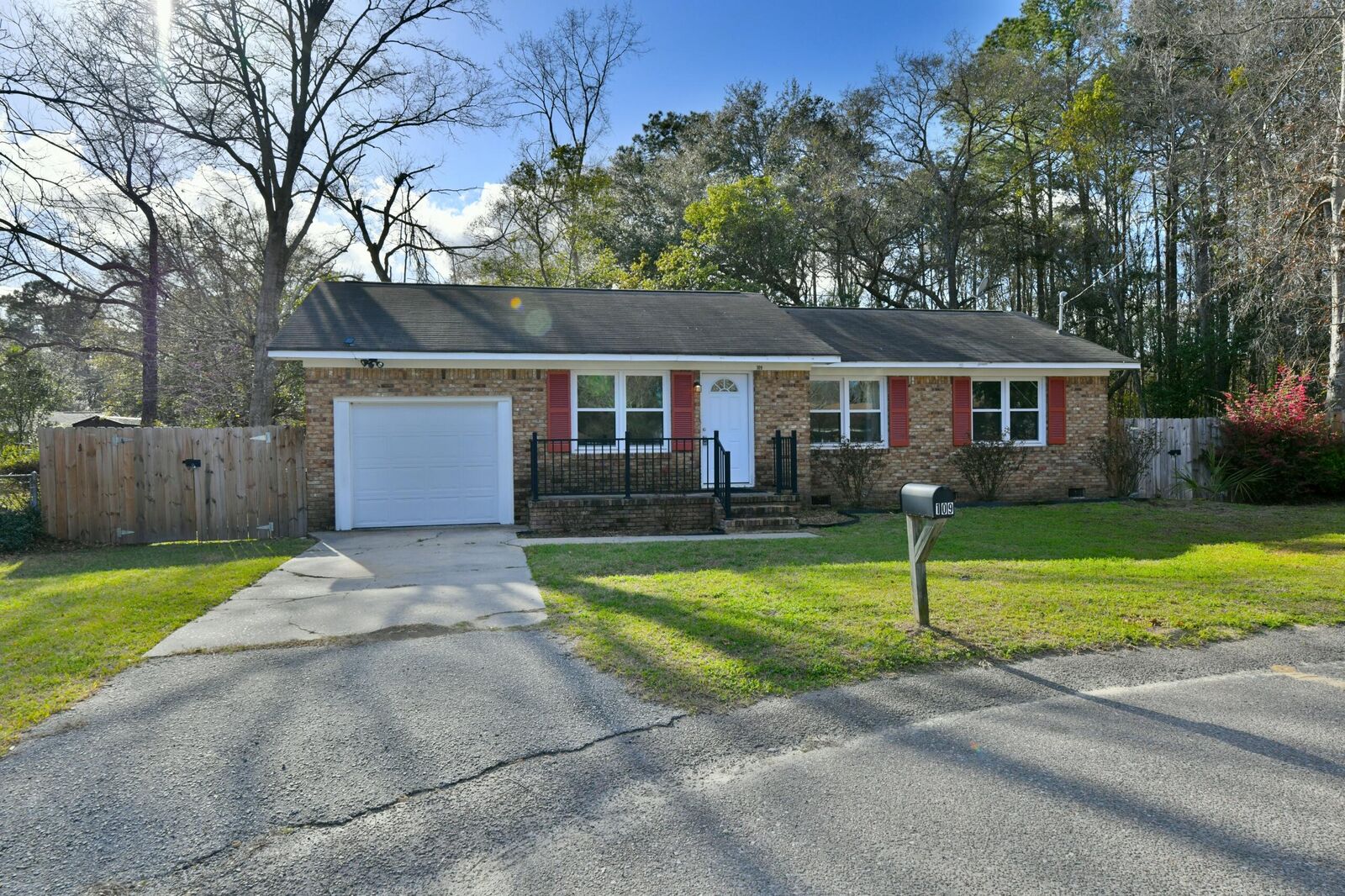 Property Photo:  109 Tupelo Street  SC 29485 