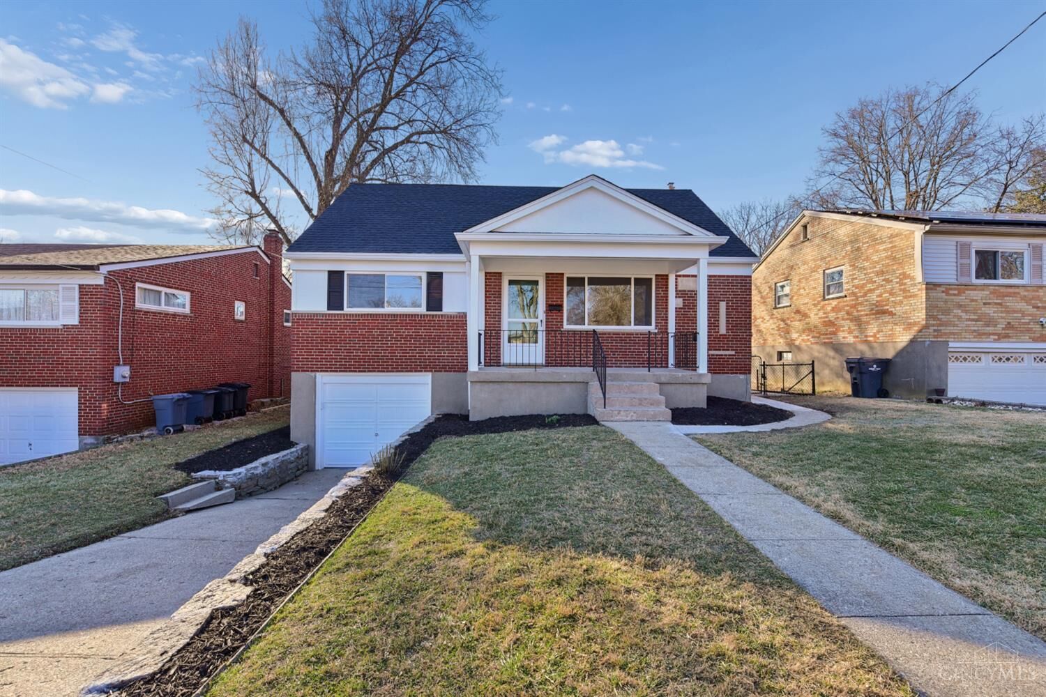 Property Photo:  3307 Glenmont Lane  OH 45248 