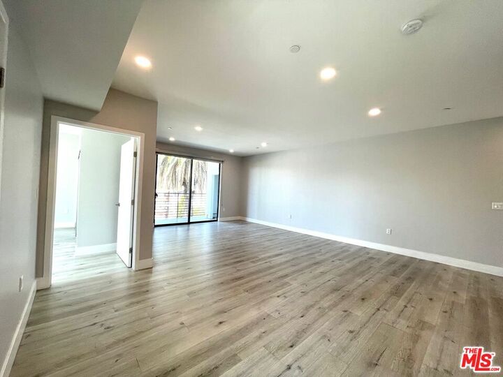 Property Photo:  14612 Calvert St  CA 91411 