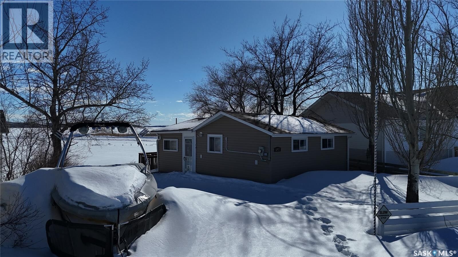 Property Photo: 692 Aqualane Avenue SK S0M 1E0