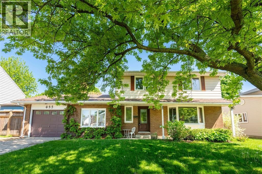 Property Photo: 635 Highbury Park ON N7V 2K1