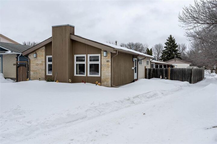 Property Photo:  193 Beckinsale Bay  MB R2N 1S6 
