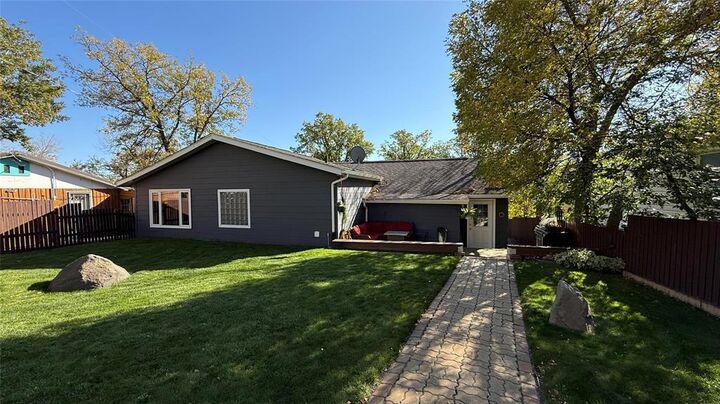 Property Photo:  521 Colquhoun Crescent  MB R0M 0M0 