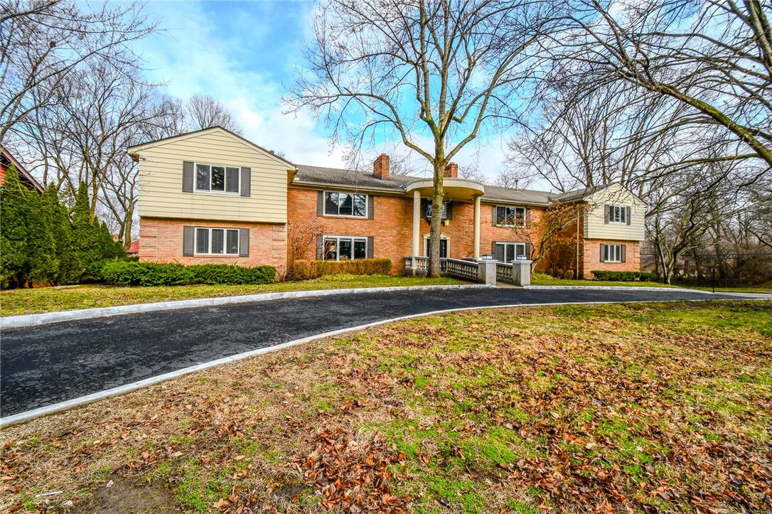 Property Photo: 121 E Schantz Avenue 3 OH 45409