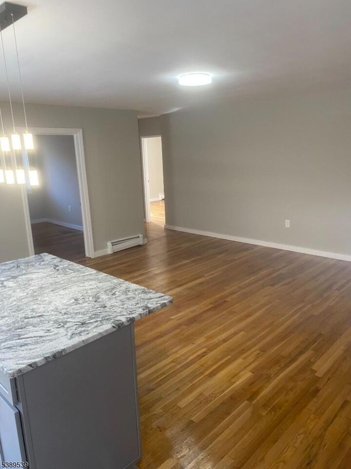 Property Photo:  52 Cottage St 3H  NJ 07079 