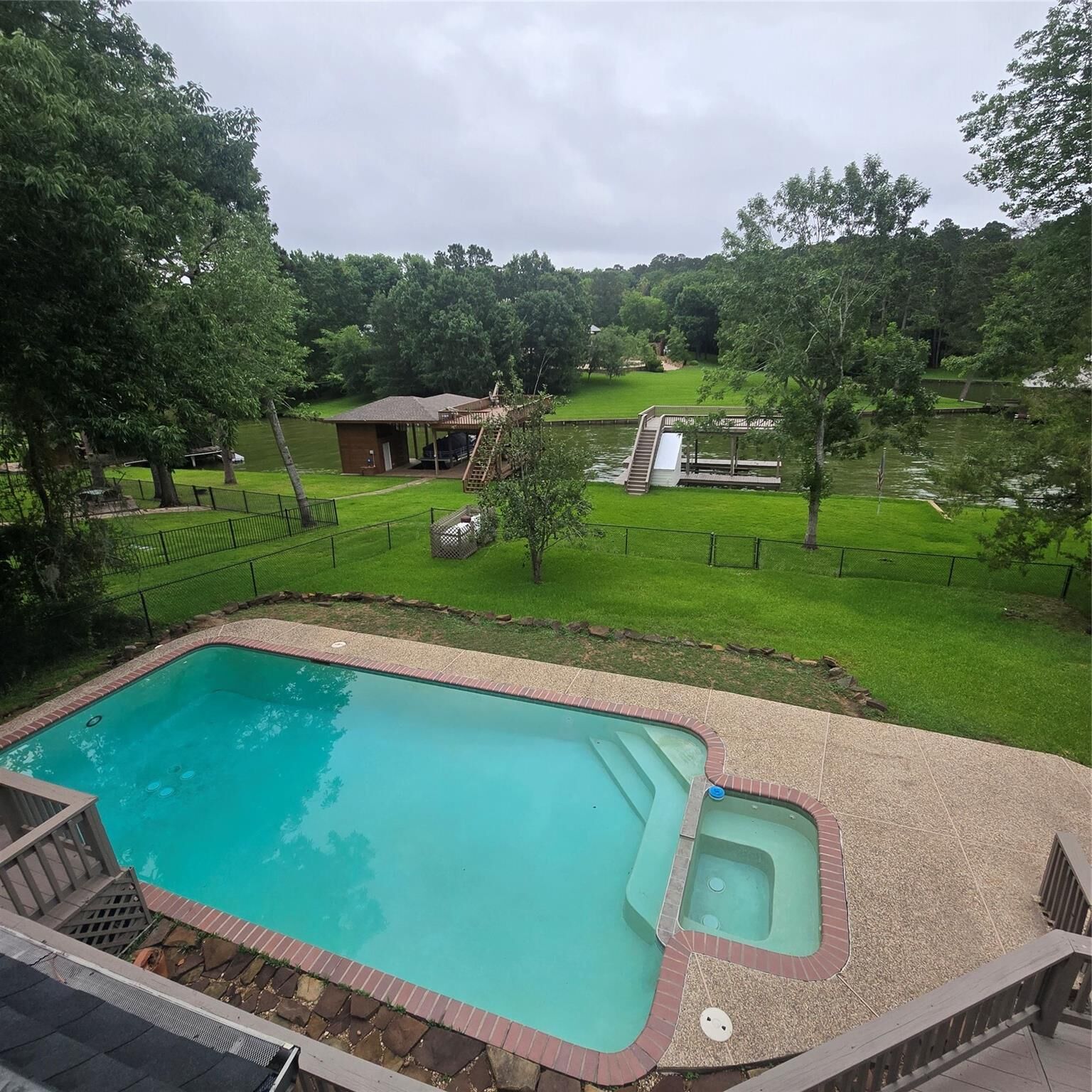 Property Photo: 560 Lake Grove Drive TX 77331