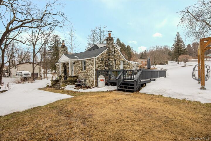 Property Photo:  7 Overhill Road  NY 12582 