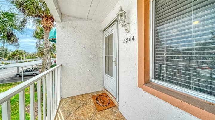 Property Photo: 4244 Madeira Court 3316 FL 34233
