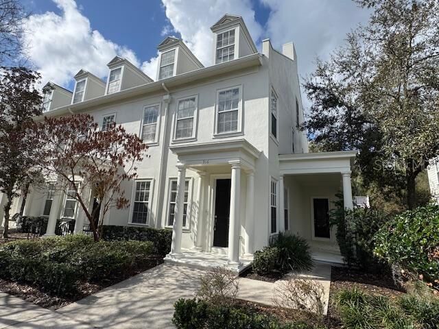 Property Photo:  916 Greenlawn Street  FL 34747 