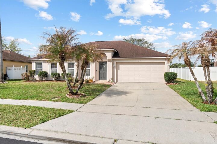Property Photo:  4970 Silver Thistle Lane  FL 34772 