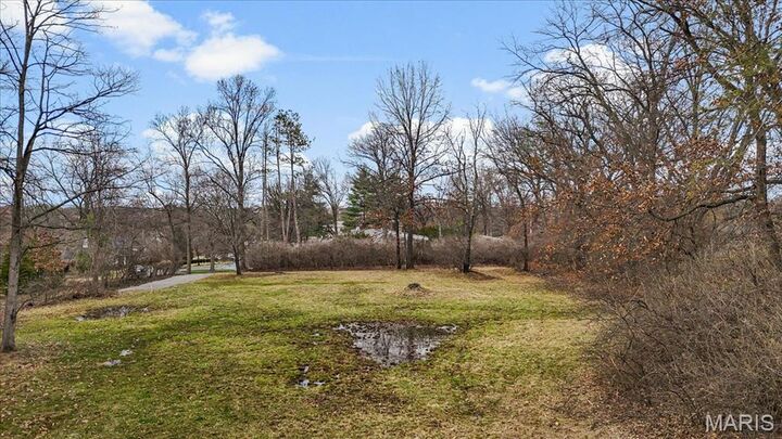 Property Photo:  68 Woodoaks Trail  MO 63124 