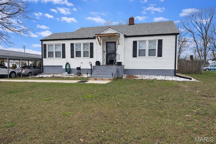 Property Photo:  103 N Country Lane  MO 63601 