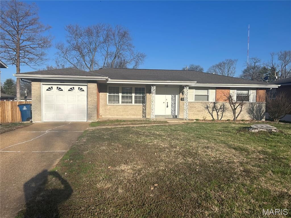 Property Photo:  2231 Rosegarden Drive  MO 63125 