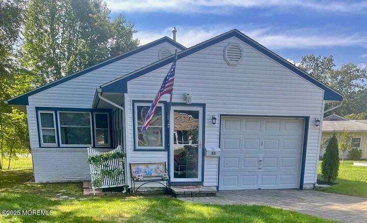 Property Photo:  23 Wall Cress Court  NJ 08755 