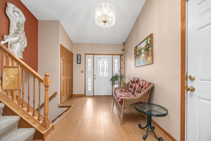 Property Photo:  8000 Oakview Lane  IL 60517 