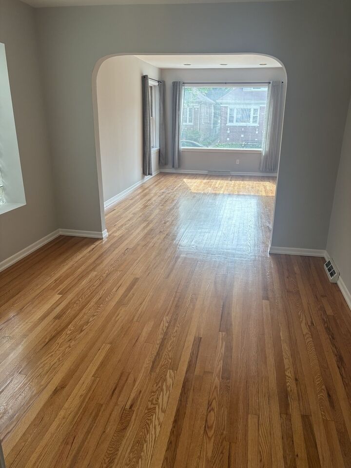 Property Photo:  5537 N Luna Avenue 1  IL 60630 