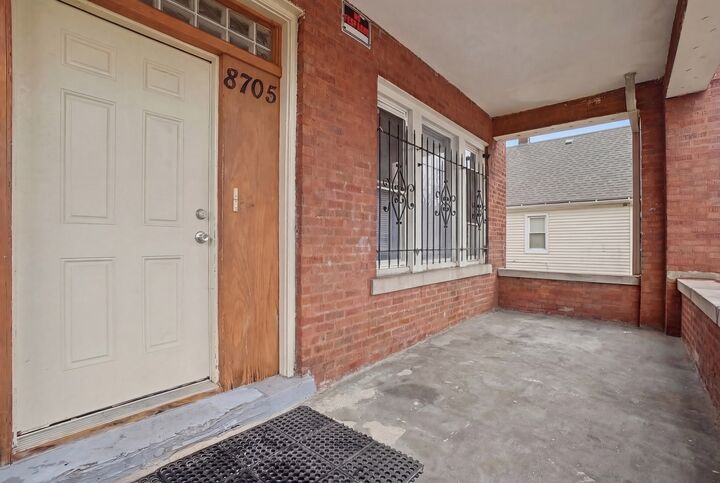 Property Photo:  8705 S Saginaw Avenue  IL 60617 