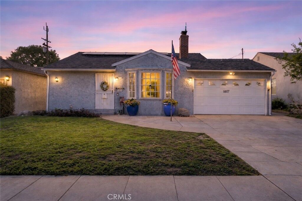 Property Photo:  1817 N Hollywood  CA 91505 