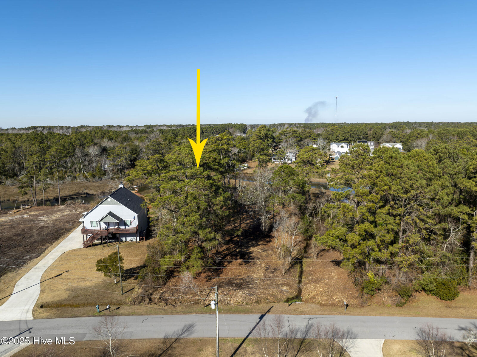 Property Photo: 327 Chadwick Shores Drive NC 28460