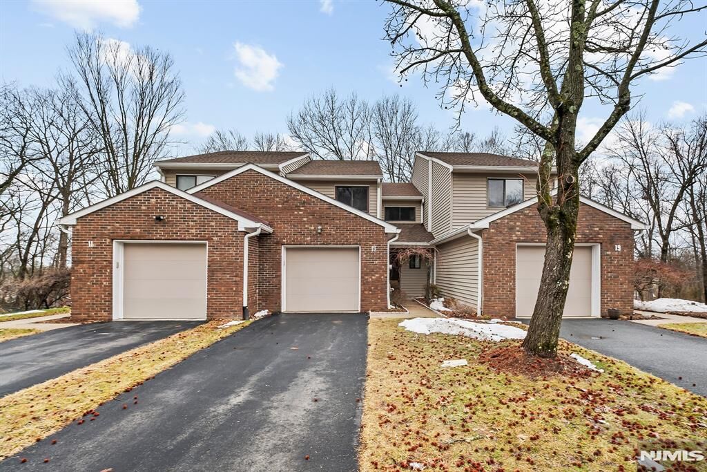 Property Photo:  15 Littlewood Court  NJ 07470 