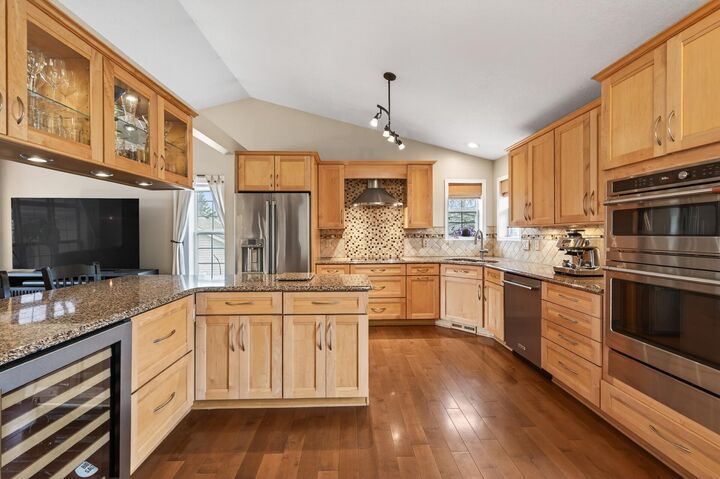 Property Photo:  392 Pendryn Hill Curve  MN 55125 