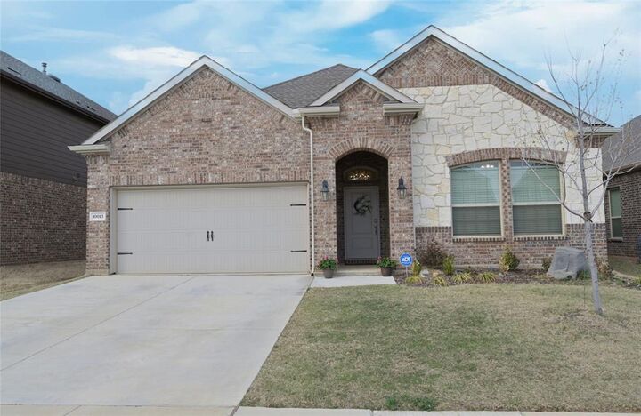 Property Photo: 10013 Gray Barrel Drive TX 76227