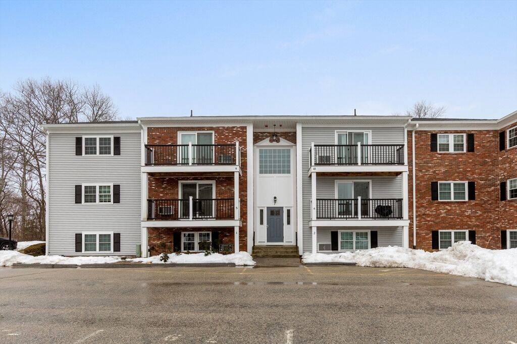 Property Photo:  7 Chapel Hill Dr 8  MA 02360 