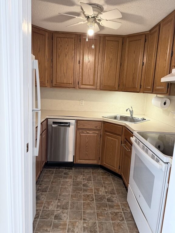 Property Photo:  221 Rock F6  MA 02062 