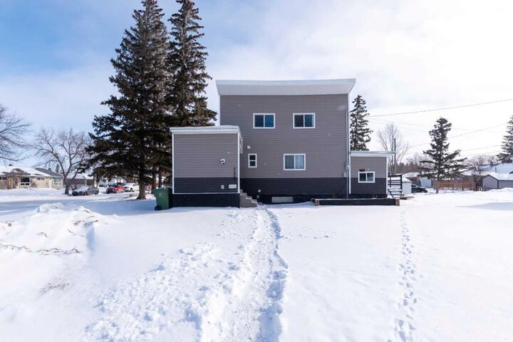 Property Photo:  4535 47 Street  SK S9V 0J8 
