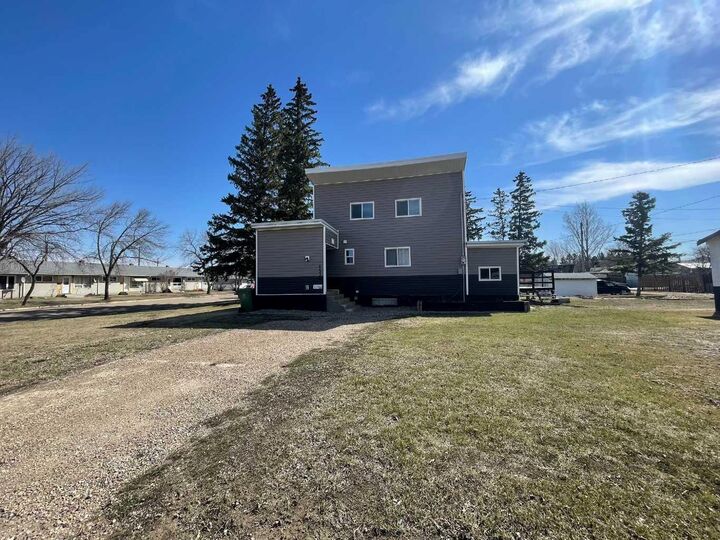 Property Photo:  4535 47 Street  SK S9V 0J8 
