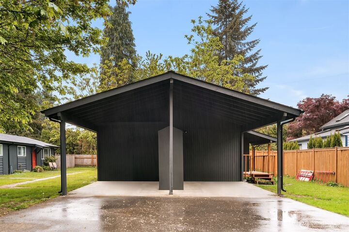 Property Photo:  340 SE Clark Street  WA 98027 