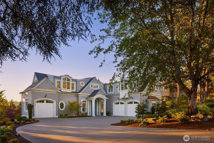 Property Photo:  1848  77th Avenue NE  WA 98039 