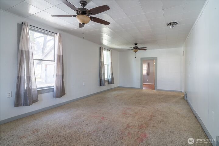 Property Photo:  105 W 5th Avenue  WA 99169 