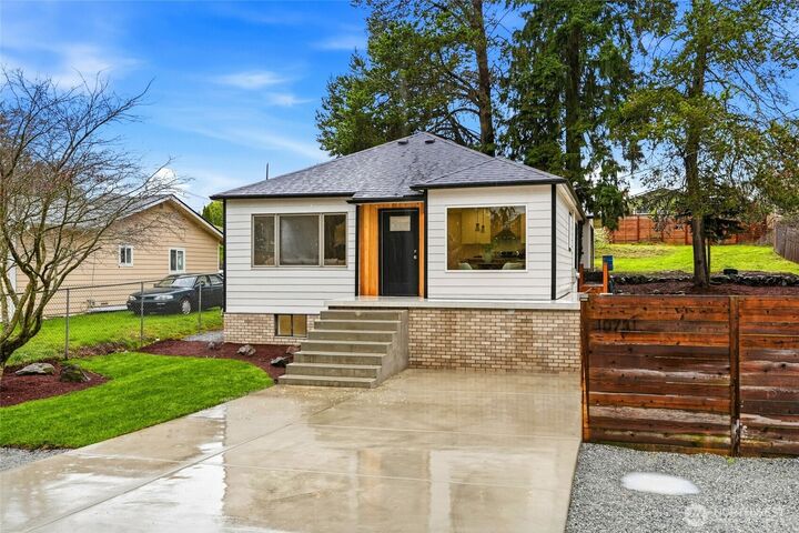 Property Photo: 10731 18th Avenue SW WA 98146