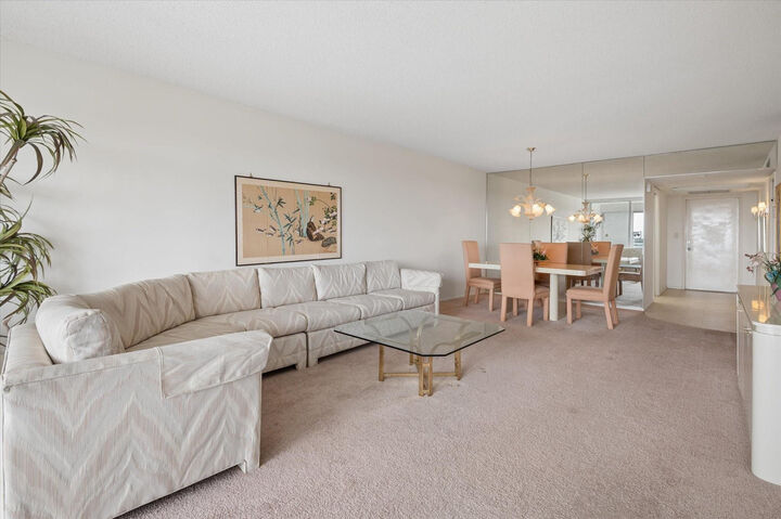 Property Photo: 575 Oaks Lane 908 FL 33069