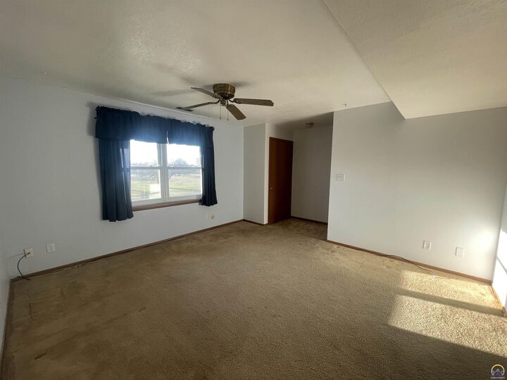 Property Photo:  5466 SW 12th Ter Apt. 3  KS 66604 