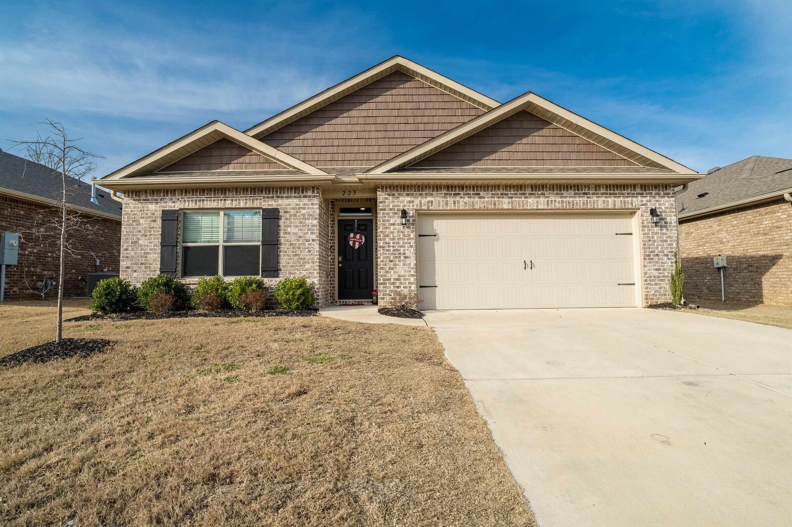 Property Photo:  225 Ashland Dr SW  AL 35077 - HANCEVIL 