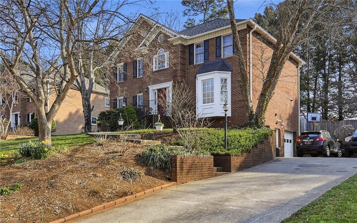 Property Photo:  86 Shadylawn Drive  NC 27104 