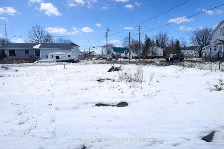 Property Photo:  24 King Street  ON K7A 3C9 