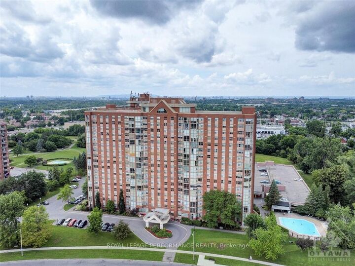 Property Photo: 2760 Carousel Crescent 1209 ON K1T 2N4