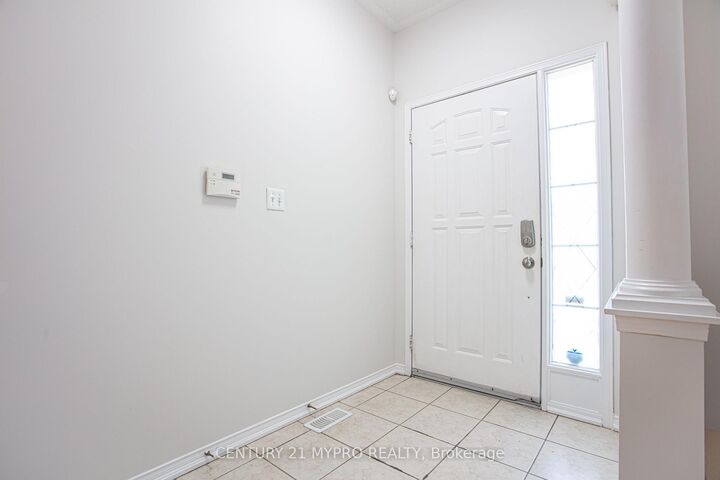 Property Photo:  22 Mansur Terrace  ON M3J 3R1 