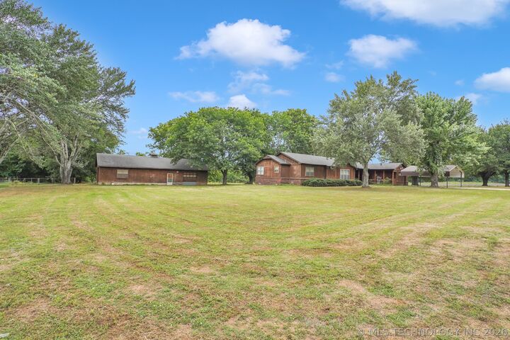 Property Photo:  3305 Gulick Street  OK 74403 