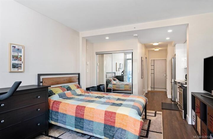 Property Photo: 1090 Johnson St 705 BC V8V 0B3