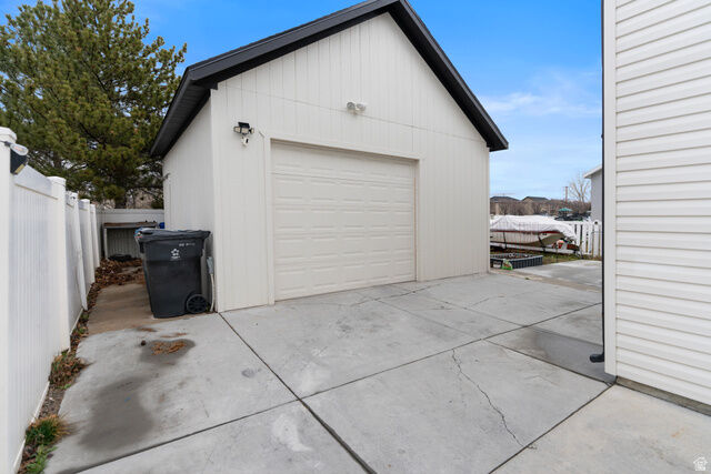Property Photo: 2303 E Hawthorne St UT 84043