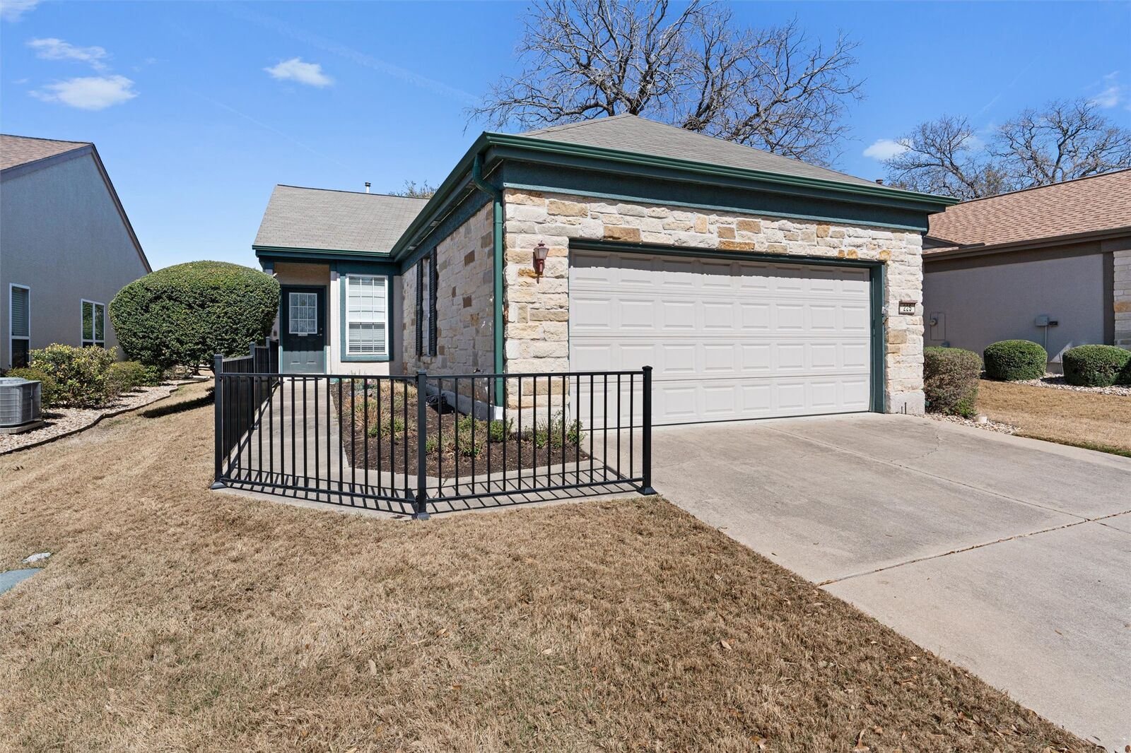 Property Photo:  225 Winter Drive  TX 78633 