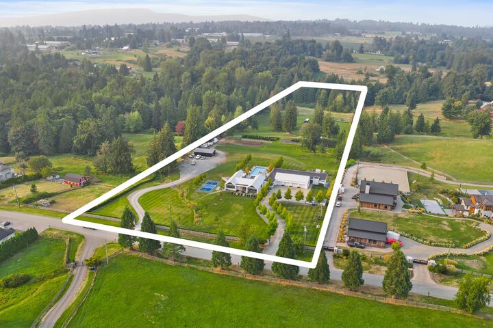 Property Photo: 29091 Tamaric Avenue BC V4X 2C9